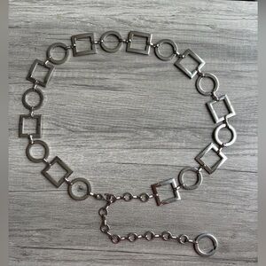 Vintage Style 90’s Silver Tone Metal Interlocking Circles & Squares, Chain Belt